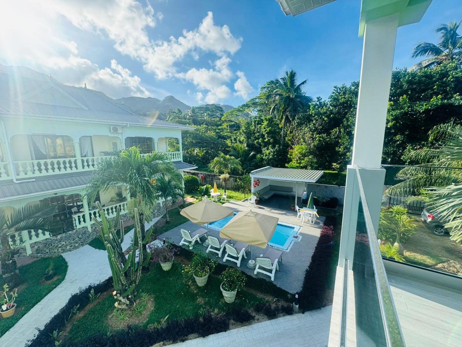 Green Palm Self Catering Anse aux Pins Bagian luar foto