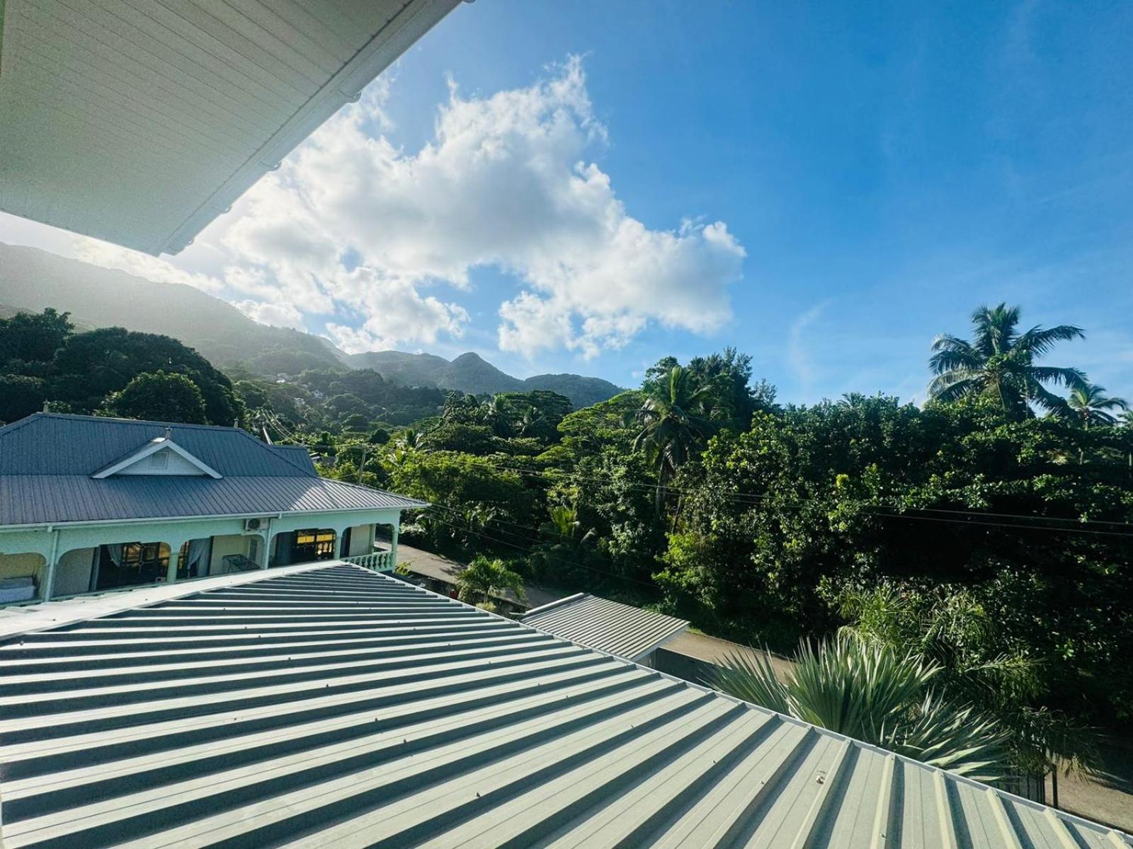 Green Palm Self Catering Anse aux Pins Bagian luar foto