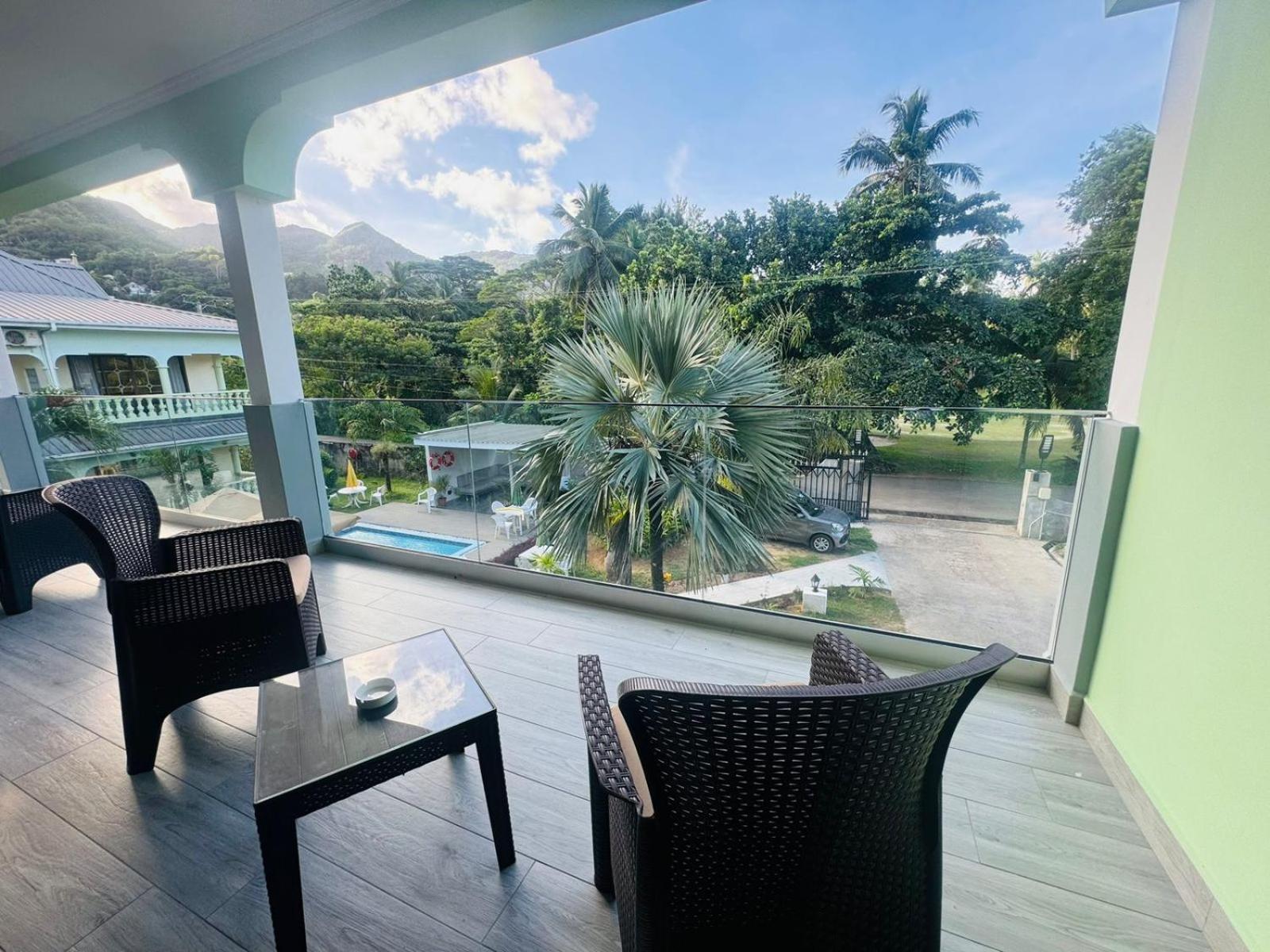 Green Palm Self Catering Anse aux Pins Bagian luar foto