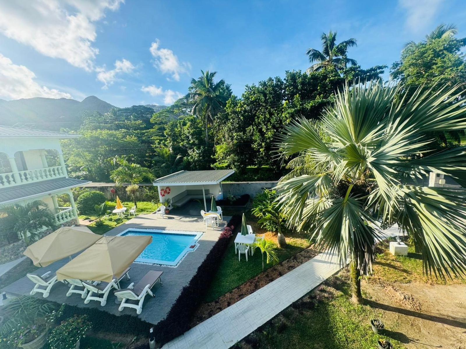 Green Palm Self Catering Anse aux Pins Bagian luar foto