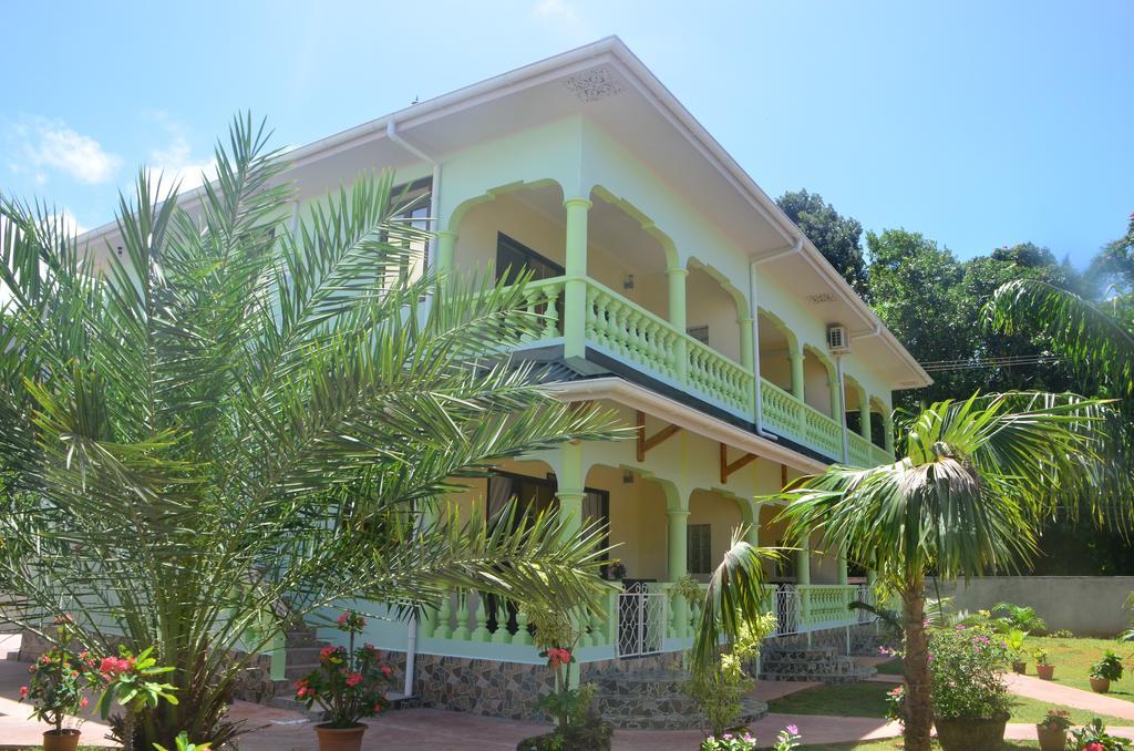 Green Palm Self Catering Anse aux Pins Bagian luar foto