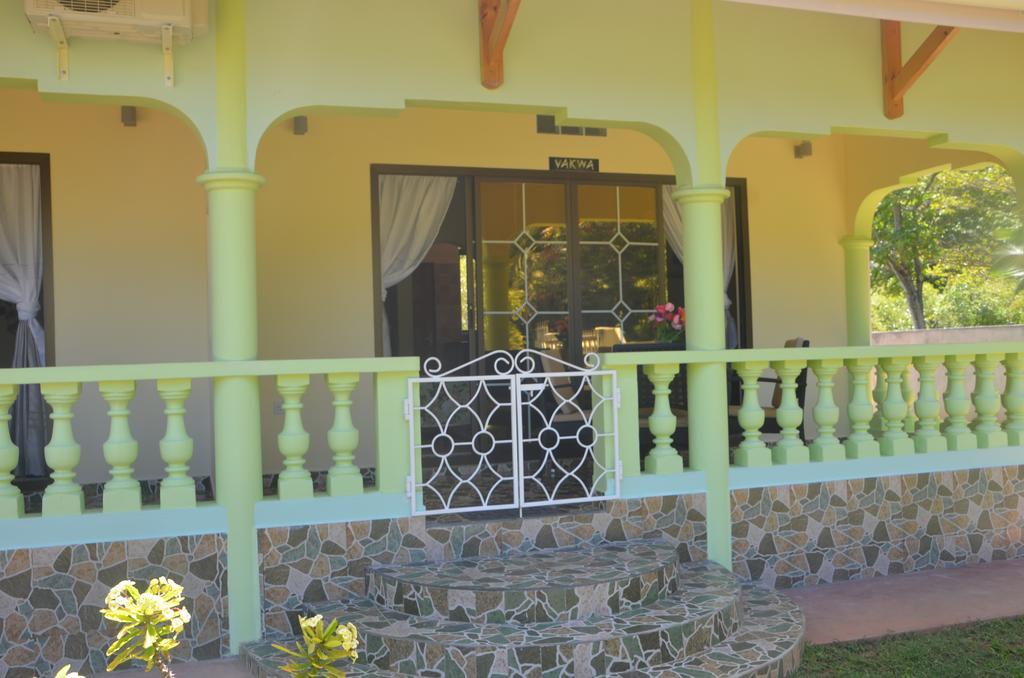 Green Palm Self Catering Anse aux Pins Bagian luar foto