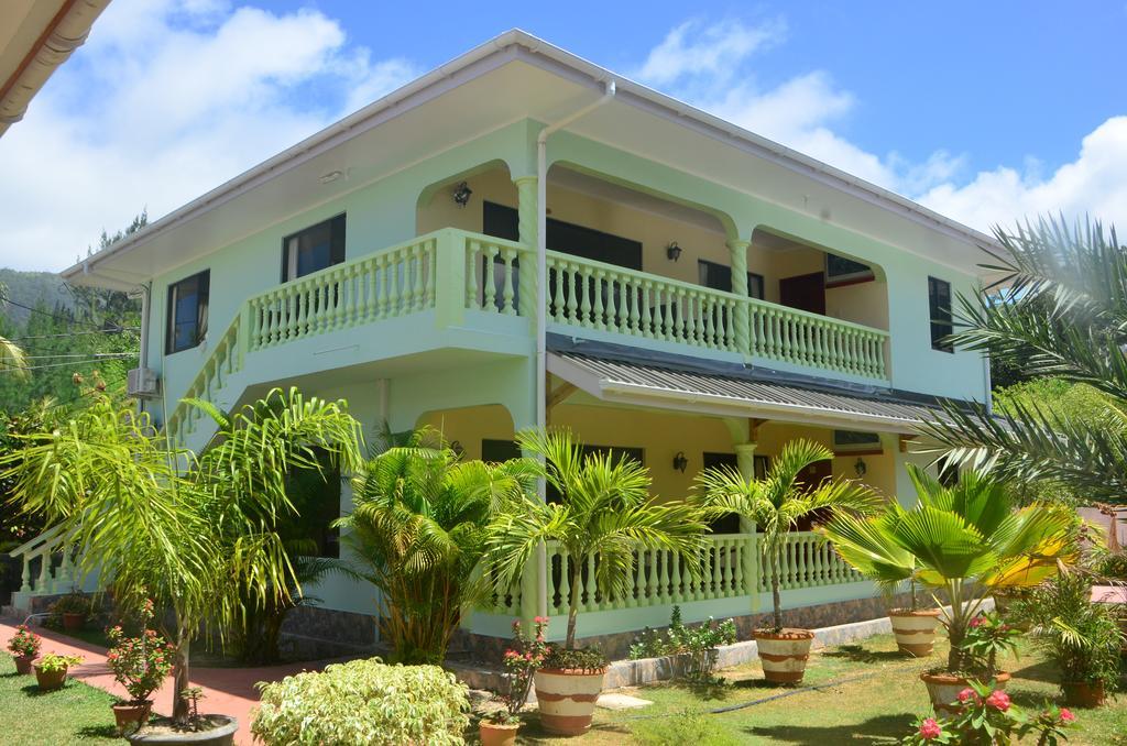 Green Palm Self Catering Anse aux Pins Bagian luar foto